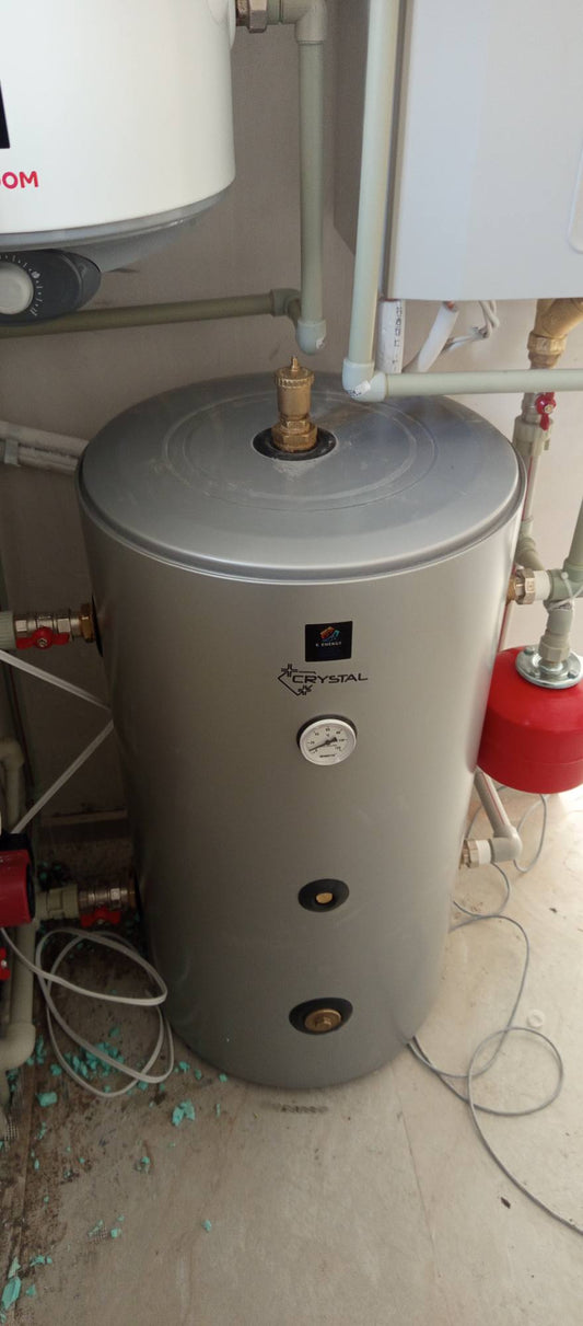 Монтаж на термопомпа CRYSTAL ONYX 12kW, буферен съд CRYSTAL 120л и бойлер Елдом Инвест 100л с една серпентина